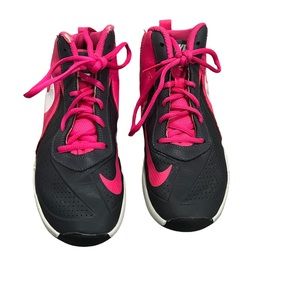 Nike Team Hustle D7 Pink/ Gray /White Girls Youth Sneaker Size 4